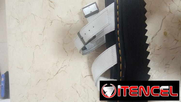 Sandalias para mujer originales Dr. Mart talla 8.. vedado ens