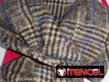 Gorro y lazo inglés para perros elegantes.