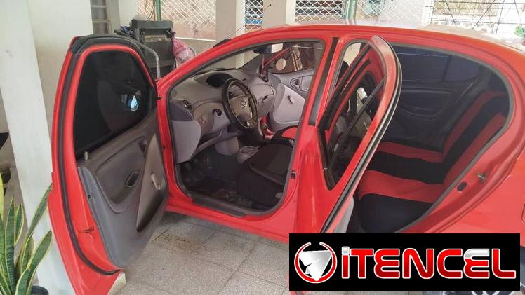 Venta de Toyota Yaris 2002. WhatsApp 54817999
