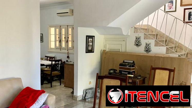 Casa de dos Niveles totalmente independiente a pocos metros de 13 y 86