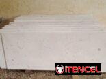 Plancha, losas y rodapié de mármol crema de buen material no dudes en contartarnos