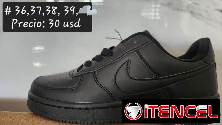 Tenis triple A