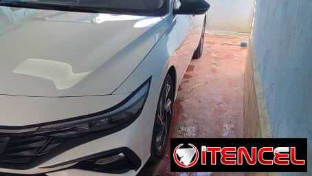 Vendo o Negocio Hyundai Elantra, básico máximo 2025 cero millas con 1500 km
