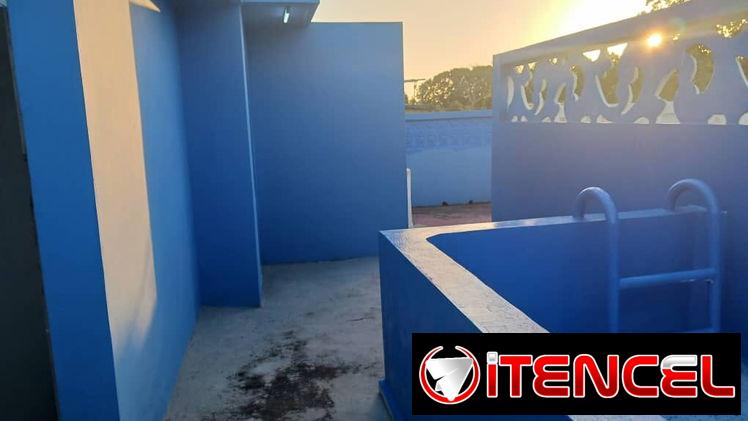 CASA AMPLIA DE 3 PLANTAS EN PARCELACIÓN MODERNA, ARROYO NARANJO!*