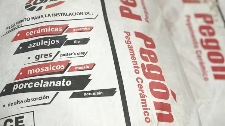 Cemento cola