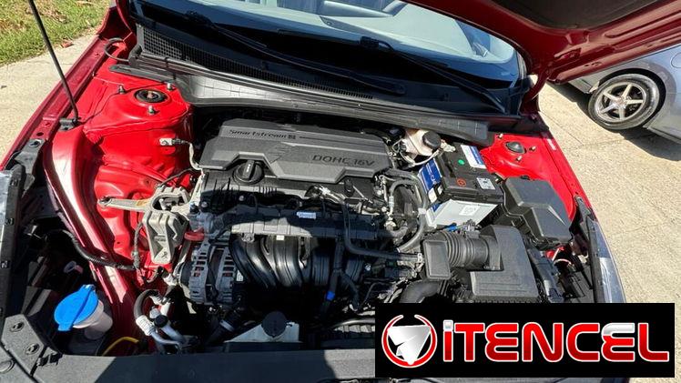 Vendo un buceo, Hyundai Elantra, 2022 con 25,000 millas. Carro automatico importado