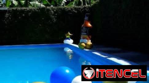 Decoraciones especiales de fiestas en piscinas