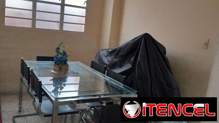 Vendo Casa con garaje 2 cuartos Playa 50mil 53582376