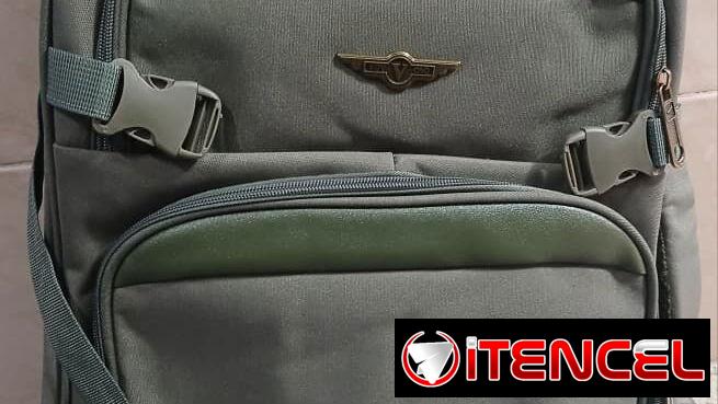 Mochilas maletas. Tienen las dos opciones. Super material. y las otras son mochilas nada más. super material igual   Pre