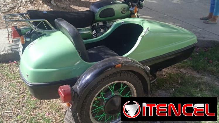 Venta de moto con sidecal marca Bochod-3M