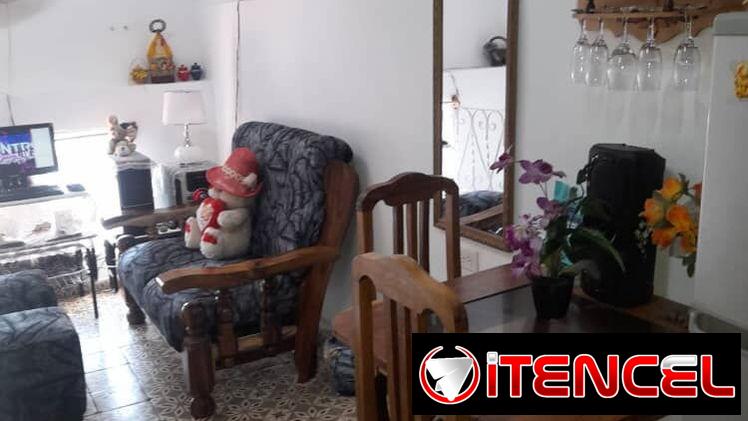 Venta de casa en Regla puerta de calle