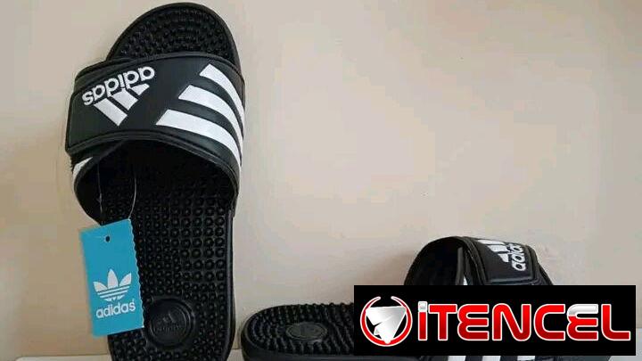 Chancletas adidas engomadas