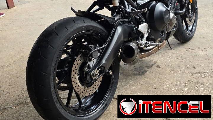 VENDOO  YAMAHA MT09 LIMITED
