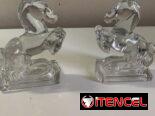 Pareja de sujetalibros de cristal (figuras de caballos).