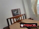 APARTAMENTO CENTRICO,totalnente enrejado y RENOVADO,TODO NUEVO y BUENO DENTRO, garaje colectivo,en EUROS me ajusto