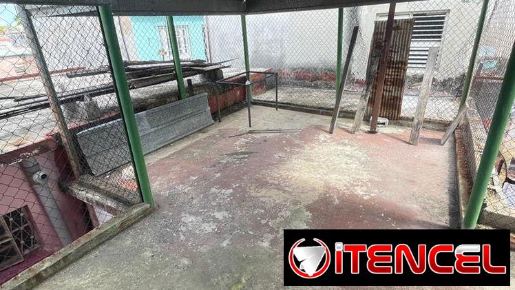 🏡 Casa en venta – Marianao 3 pisos, céntrica y con terraza
