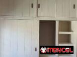 Closet , bajos de mesetas , estantes , falsos techos , muebles , falsas paredes y demás
