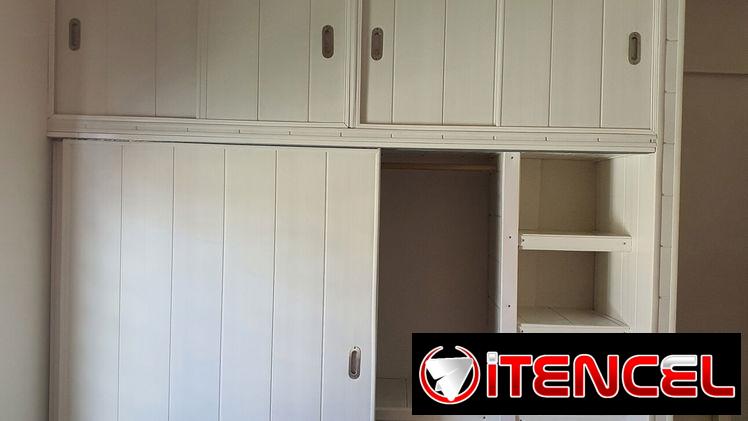 Closet , bajos de mesetas , estantes , falsos techos , muebles , falsas paredes y demás