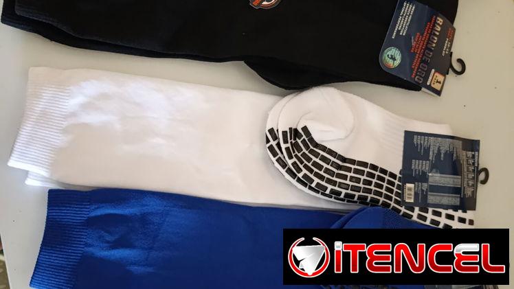 Se venden medias para futbol