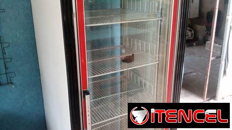 Nevera exhibidora sin maquina