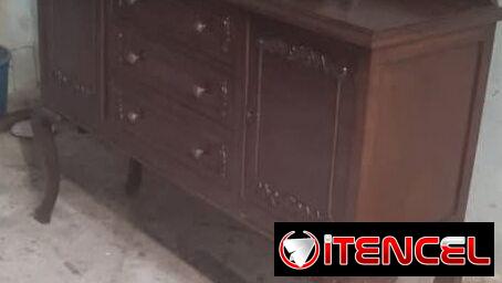 Vendemos muebles de madera buena bien terminados y listos para su uso GAVETEROS, VITRINA, BURO, JUEGO DE COMEDOR, ECT…