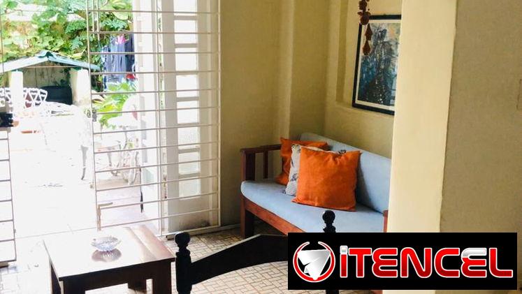 Apartamento en bajos de un biplanta en Alturas de Miramar playa