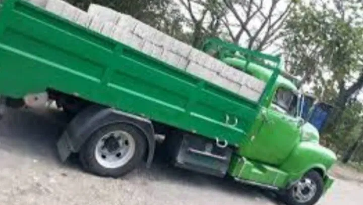 Servicio de carga y transporte.