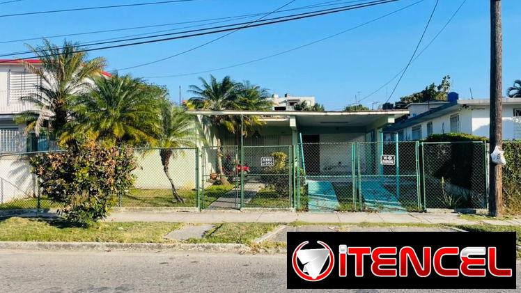 Se vende casa independiente en avenida Vento