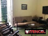 Excelente apartamento muy cerca de calzada y 12 en el vedado.  Ubicado en el primer piso de un edificio de los año’ 50 .