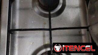 Cocina de gas de 5 hornillas con horno y encendido con magneto.
