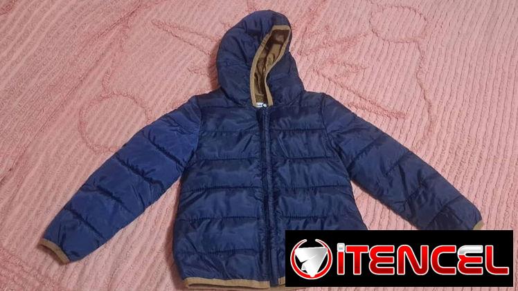 Abrigos para niños, talla 4 y 5.