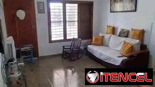 G-746 En venta espaciosa casa con vista directa al mar en Cojimar