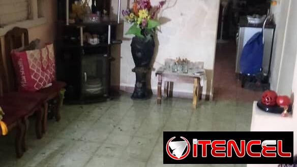 Casa Independiente en Marianao ( gas de la calle, agua , garaje, placa libre y teléfono)