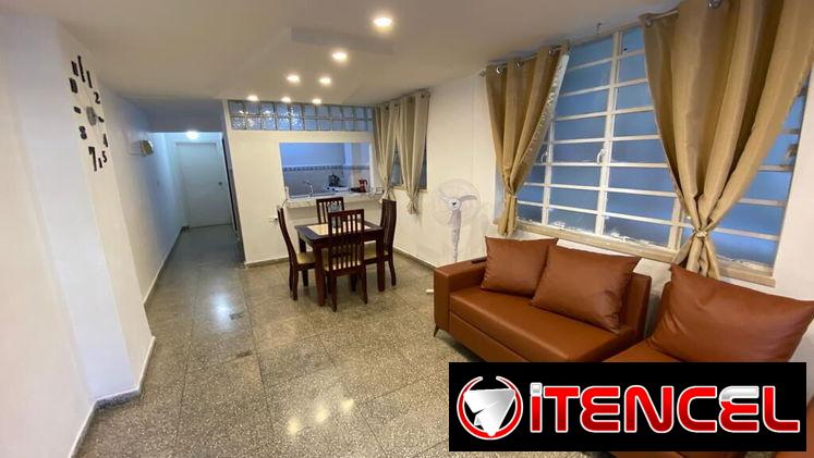 Se RENTA APTO INDEPENDIENTE EN EL VEDADO POR 27 Y N. 53880216