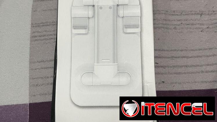 Soporte para su teléfono móvil. los tengo en blanco y en negro.