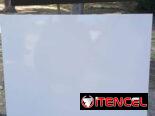Gran variedad en materiales de enchape y accesorios