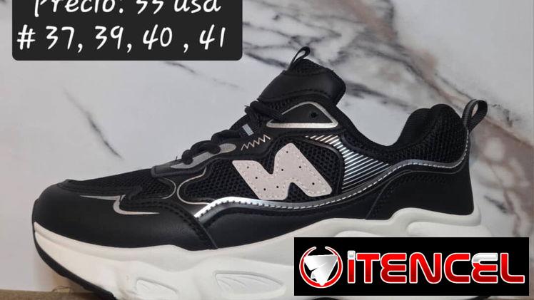 Tenis triple A