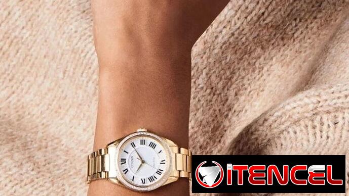 CITIZEN ECODRIVE AREZZO DE MUJER (EM0882-59A) DORADO CON PIEDRAS DE 32MM ,CRISTAL DE ZAFIRO Y ACERO INOXIDABLE  58049738