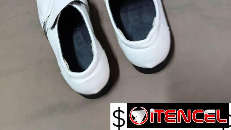 Zapatos de mujer y hambre