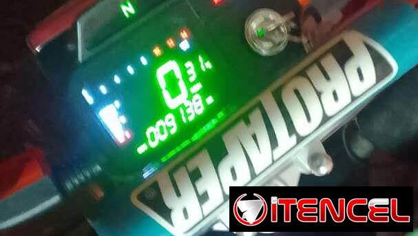🔥 ¡SUZUKI AX100 IMPECABLE! Panel Digital + Accesorios ProTaper – ¡Llegar y Montar! 🔥