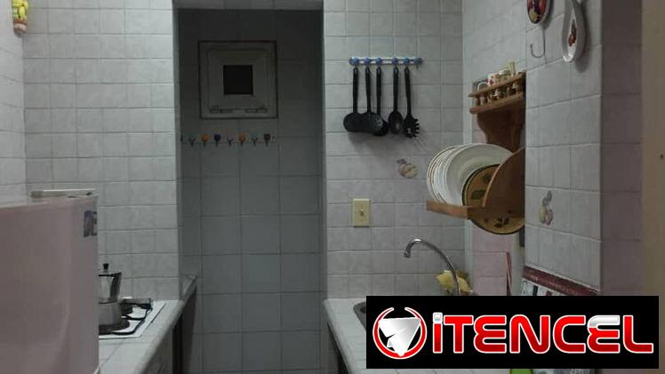 Se renta apto independiente de una habitación en el vedado por 17 y L. 58858577