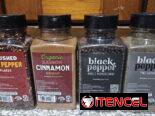 Pimienta negra y chile rojo triturado