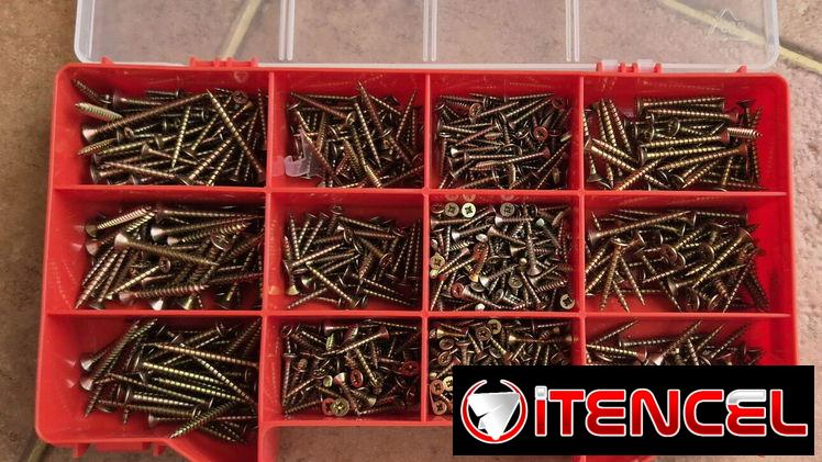 CAJA GRANDE DE TORNILLOS (900 PCS)
