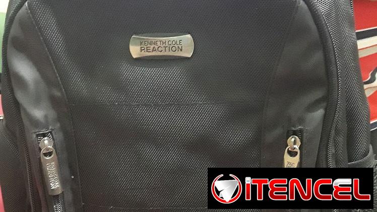 Mochilas y bolsos j