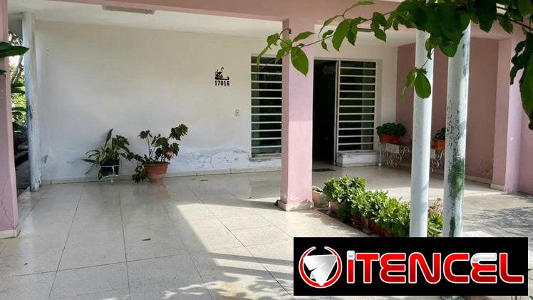 Amplia Casa de 2 Plantas en Alta Habana !!!
