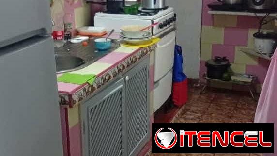 Apartamento de 2 Cuartos en 1er Piso en Edificio Microbrigada en Casino Deportivo !!!
