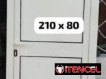 Puertas de aluminio con cristal. A la medida del cliente