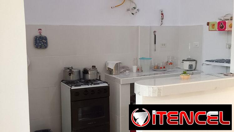 Permuto apto capitalista década 1950 en Santo Suárez municipio 10 octubre, Habana, 2/4 en 1piso