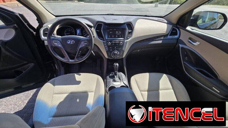 2017 Hyundai Santa Fe SE