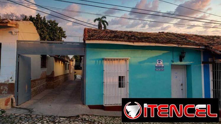 ¡Descubre el encanto colonial de Trinidad en el Hostal Tuto y Cari!
